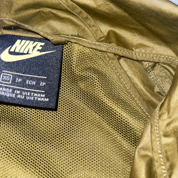 Nike Windbreaker - Picture 4 of 4